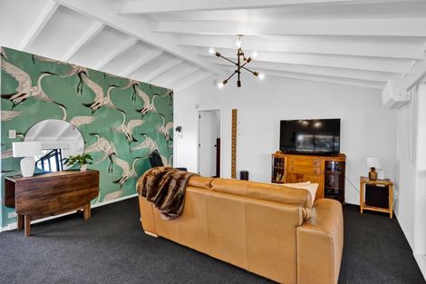 Photo of property in 10 Kamahi Avenue, Hawera, 4610