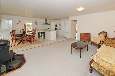 Photo of property in 12 Linicro Place, Wattle Downs, Auckland, 2103