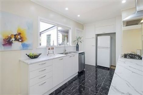 Photo of property in 64 Seabrook Avenue, New Lynn, Auckland, 0600