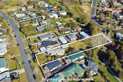 Photo of property in 71 Awaroa Road, Helensville, 0800