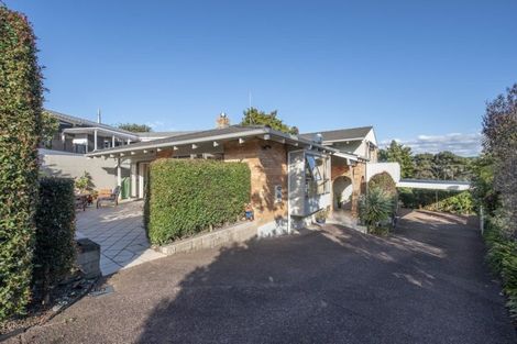 Photo of property in 6 Langstone Place, Chatswood, Auckland, 0626