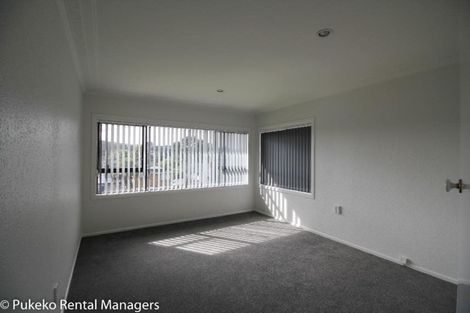 Photo of property in 19 Lynmore Drive, Hillpark, Auckland, 2102