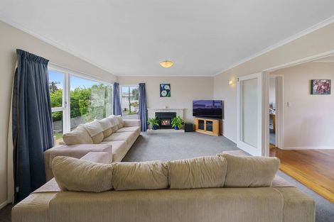 Photo of property in 18 Saint Edmund Crescent, Tawa, Wellington, 5028