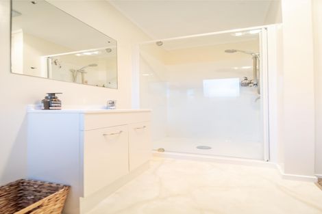 Photo of property in 13 Voltaire Court, Botany Downs, Auckland, 2010