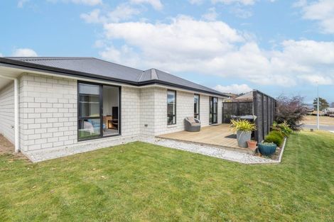 Photo of property in 2 Komahimahi Way, Motuoapa, 3382