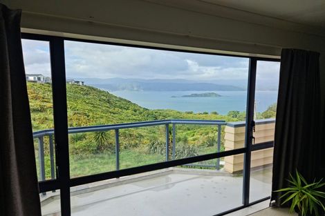 Photo of property in 140 Glanmire Road, Newlands, Wellington, 6037