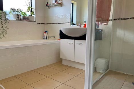 Photo of property in 74 Wairere Road, The Gardens, Auckland, 2105