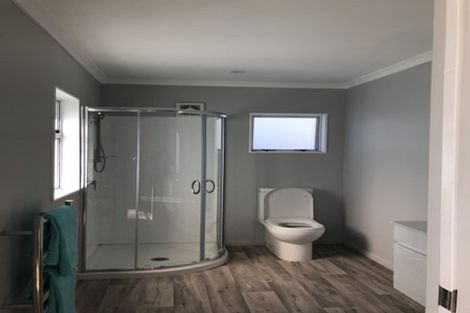 Photo of property in 17 Bluegum Road, Paraparaumu Beach, Paraparaumu, 5032