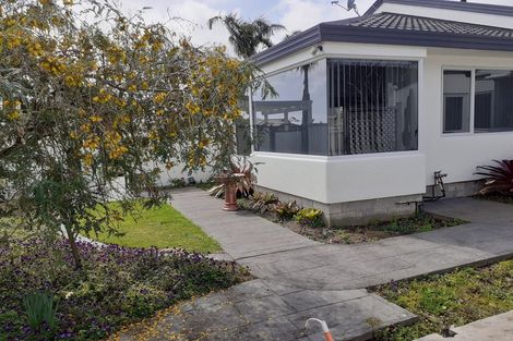 Photo of property in 12 Shelter Grove, Frankleigh Park, New Plymouth, 4310