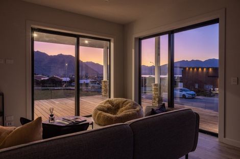 Photo of property in 27 The Heights Avenue, Wanaka, 9305