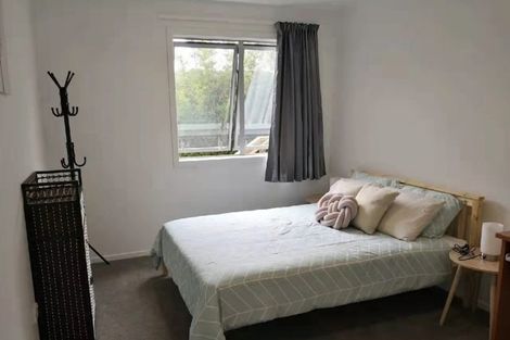 Photo of property in 3 Julia Place, Totara Vale, Auckland, 0629