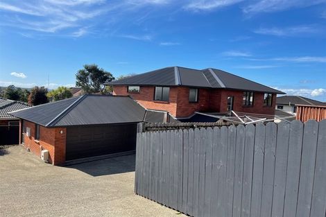 Photo of property in 8 Gordon Stanley Drive, Massey, Auckland, 0614