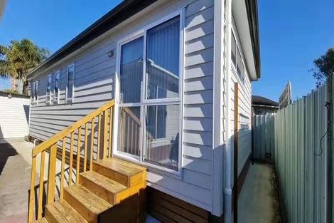 Photo of property in 14 Larissa Avenue, Henderson, Auckland, 0610