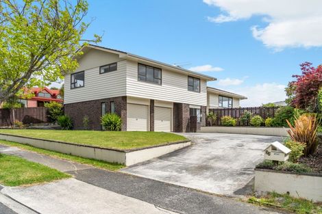 Photo of property in 32 Seymour Grove, Kingsley Heights, Upper Hutt, 5018