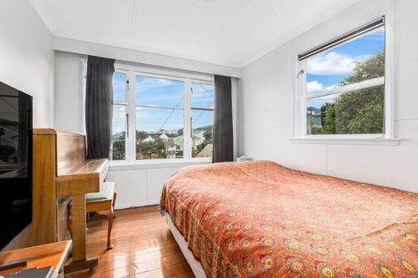 Photo of property in 12 Owhiti Street, Titahi Bay, Porirua, 5022
