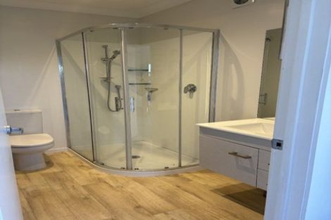 Photo of property in 1/953 Beach Road, Torbay, Auckland, 0630