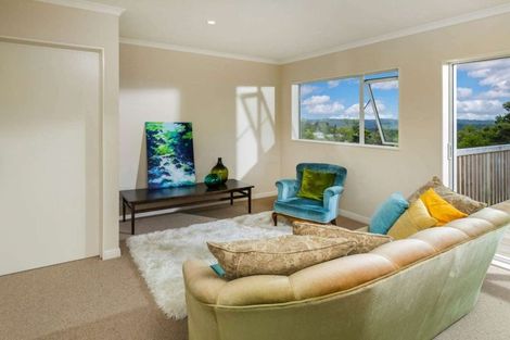 Photo of property in 4a Viridian Lane, Greenhithe, Auckland, 0632
