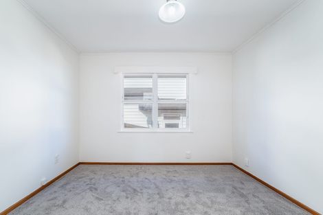 Photo of property in 4 Seaview Road, Glenfield, Auckland, 0629