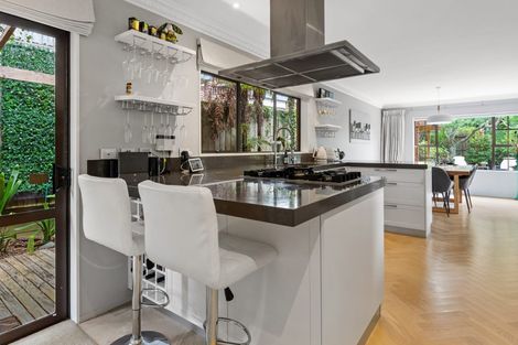 Photo of property in 25 Homewood Place, Chatswood, Auckland, 0626