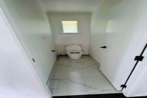 Photo of property in 17 Kuaka Place, New Lynn, Auckland, 0600