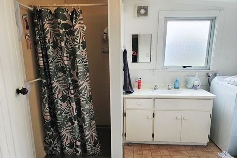 Photo of property in 33 Mcgiffert Street, Palmerston North, 4410