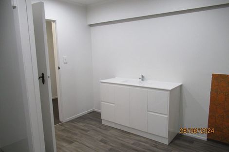 Photo of property in 90 Royal Road, Massey, Auckland, 0614