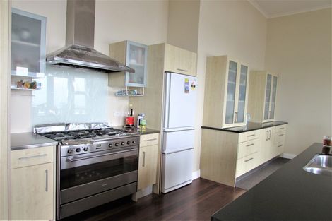 Photo of property in 20 Cameron Street, Kaiwharawhara, Wellington, 6035