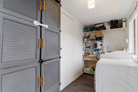 Photo of property in 2/7 Frank Evans Place, Henderson, Auckland, 0610