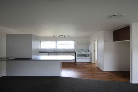 Photo of property in 2/587 Glenfield Road, Totara Vale, Auckland, 0629