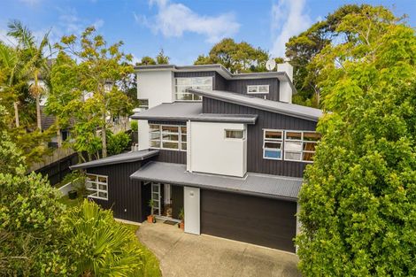 Photo of property in 40 Kittiwake Drive, Schnapper Rock, Auckland, 0632