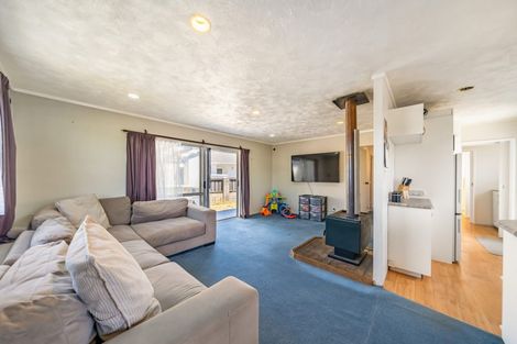 Photo of property in 47 Hartford Crescent, Totara Park, Upper Hutt, 5018