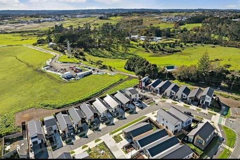 Photo of property in 9 Kotiu Place, Massey, 0614