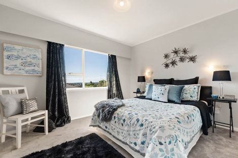 Photo of property in 2 April Place, Red Hill, Papakura, 2110