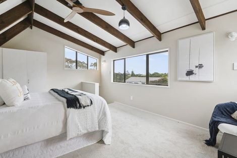 Photo of property in 19 Shakespear Road, Army Bay, Whangaparaoa, 0930