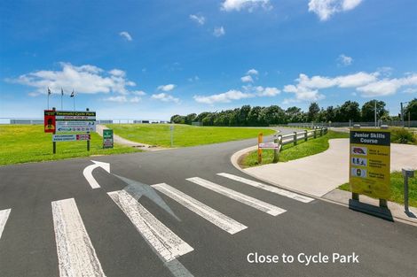 Photo of property in 28 Camellia Avenue, Bell Block, New Plymouth, 4312