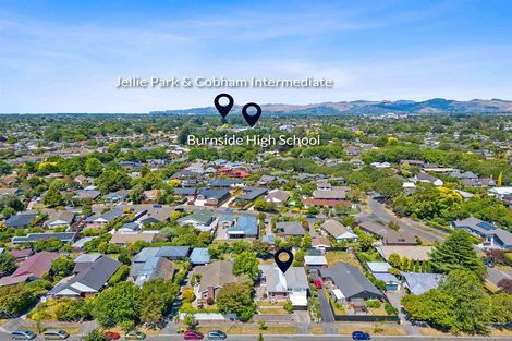 Photo of property in 6 Ilfracombe Place, Burnside, Christchurch, 8053