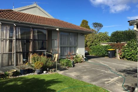 Photo of property in 1/2 Parkview Place, Avonhead, Christchurch, 8042