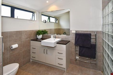 Photo of property in 2 Baverton Drive, Flat Bush, Auckland, 2016