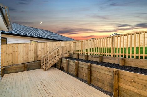 Photo of property in 4 Franheim Crescent, Orewa, 0931