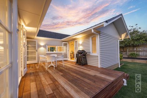 Photo of property in 2 Queen Street, Riverhead, 0820