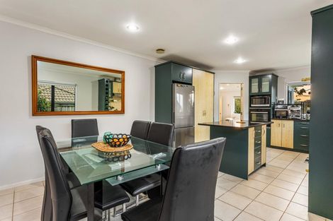 Photo of property in 28 Carnelian Court, Westgate, Auckland, 0614