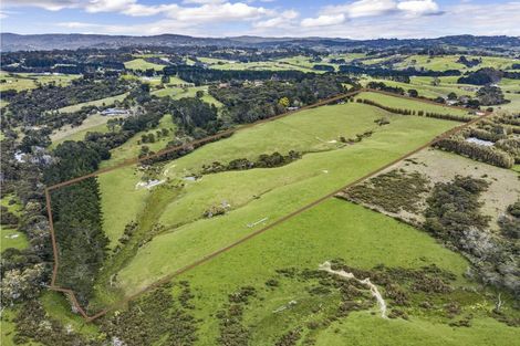 Photo of property in 257 Red Hills Road, Massey, Henderson, 0782