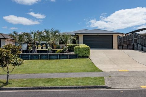 Photo of property in 135 Ballintoy Park Drive, Welcome Bay, Tauranga, 3175