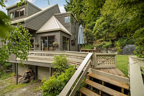 Photo of property in 5 Mackinnon Terrace, Sunshine Bay, Queenstown, 9300