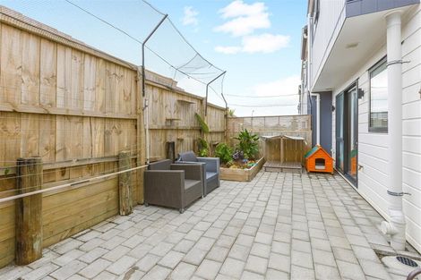 Photo of property in 14d Medina Place, Half Moon Bay, Auckland, 2012