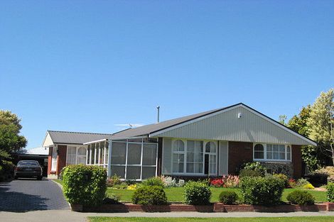 Photo of property in 4 Ilfracombe Place, Burnside, Christchurch, 8053