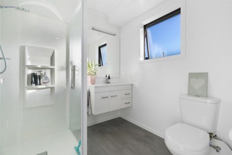 Photo of property in 2 Kingfisher Crescent, Albert Town, Wanaka, 9305