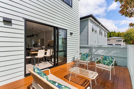 Photo of property in 17b Kathleen Street, Totara Vale, Auckland, 0627