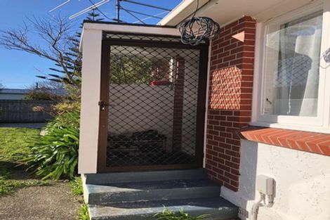 Photo of property in 2/5 Hinemoa Street, Waiwhetu, Lower Hutt, 5010