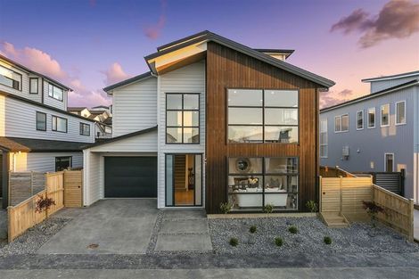 Photo of property in 8 Turutu Place, Long Bay, Auckland, 0630